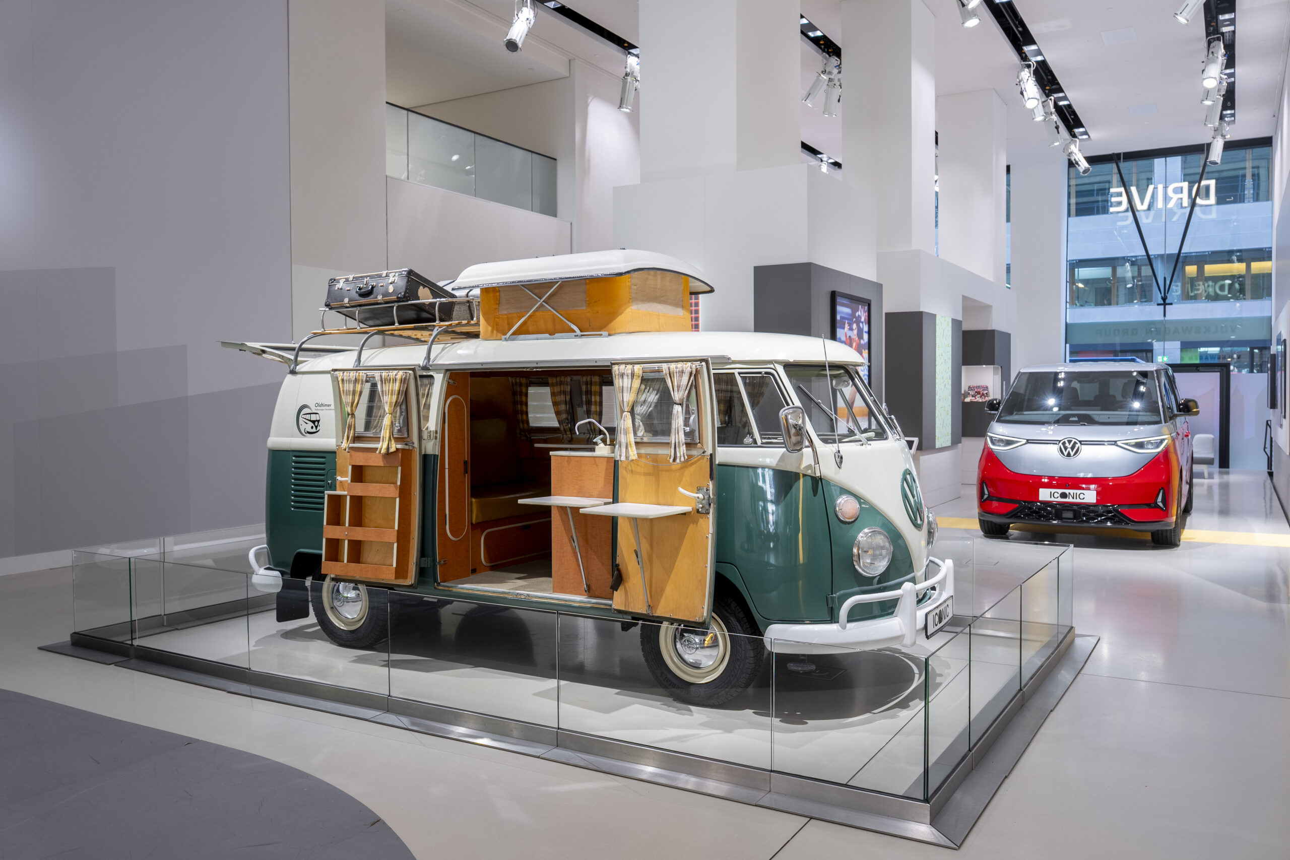 Mobilität, Reisen, Freiheit. ICONIC-Ausstellung zeigt Reise-Ikonen