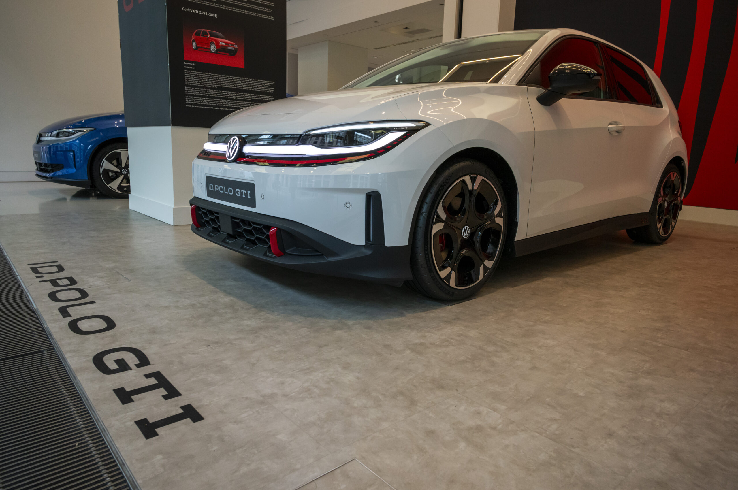 Sonderausstellung mit ID.POLO und Golf GTI